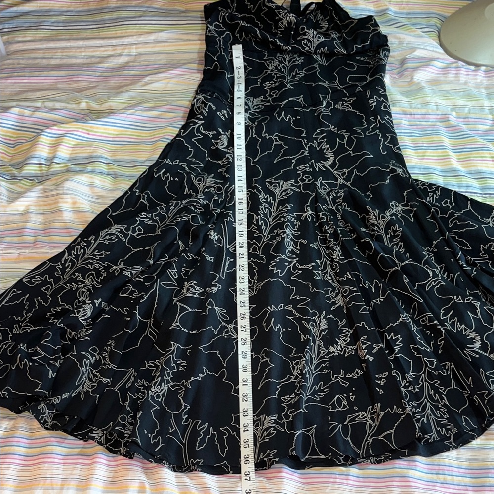 Rag & Bone 100% Silk Black Dress with White Accents Floral Design 8 EUC - Picture 6 of 7